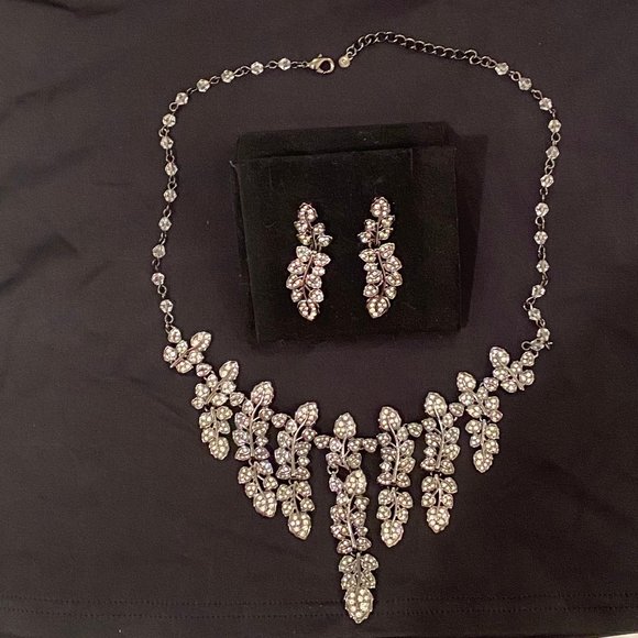 Met Museum MMA Rhinestone Leaf Jewelry Set ❣️ Necklace & Earrings ❣️ Signed - Picture 1 of 7